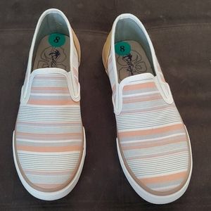 SUPER CUTE SLIP ONS